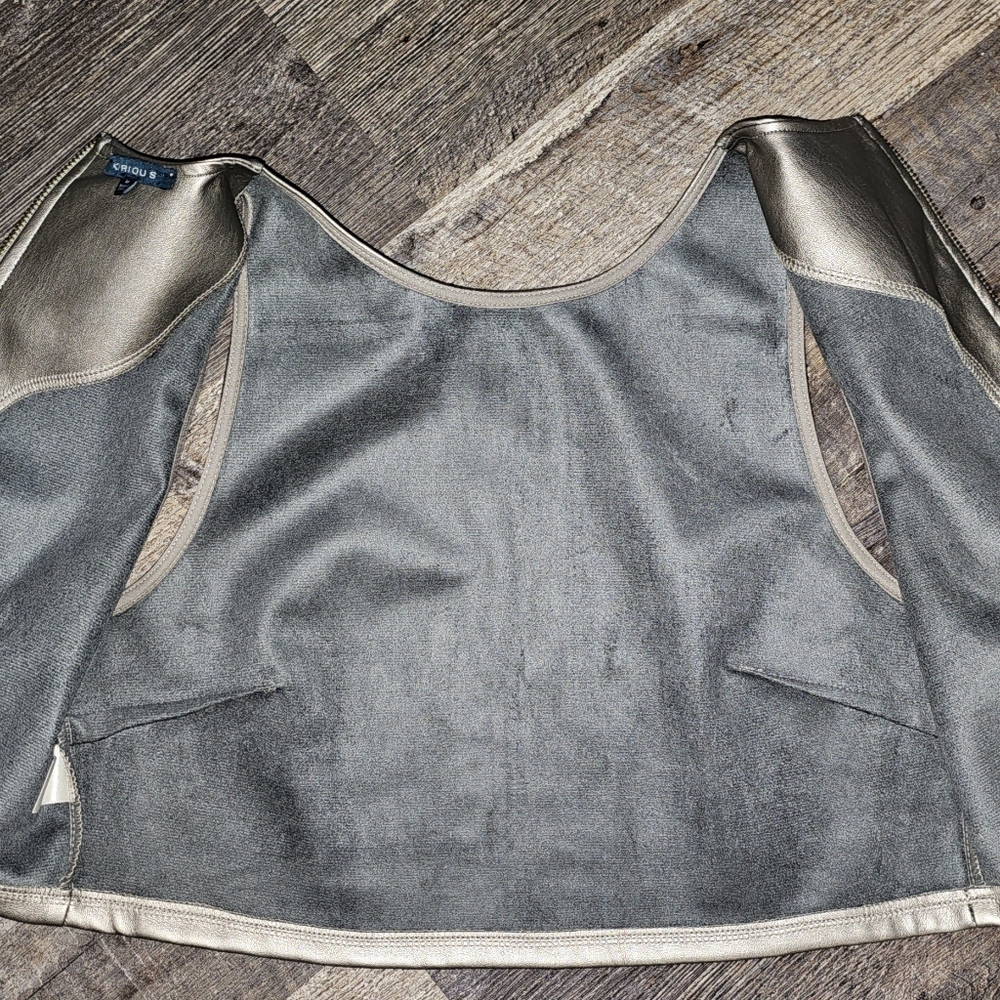 Kirious Women's Metallic FauxLeather Crop Top Full-Zip Size M - Picture 6 of 6